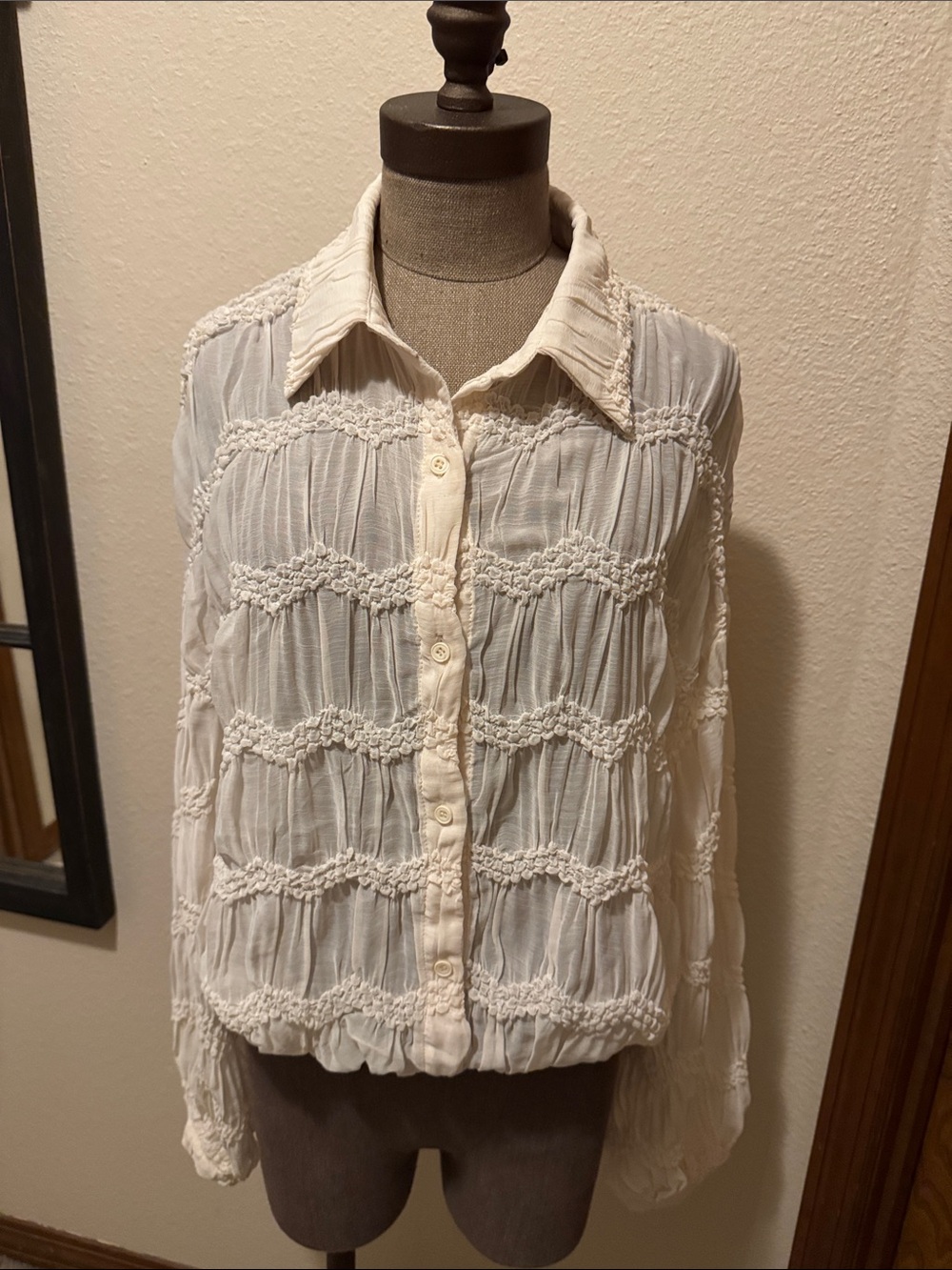 Gorgeous Women's Cream Button-Down Textured Shirt Like New!